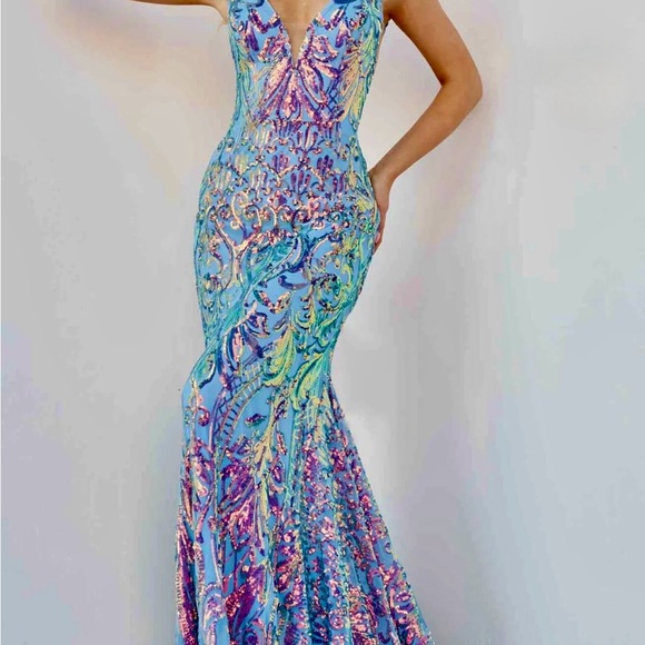 Jovani Dresses & Skirts - Jovani White Iridescent Sequin Mermaid Gown
